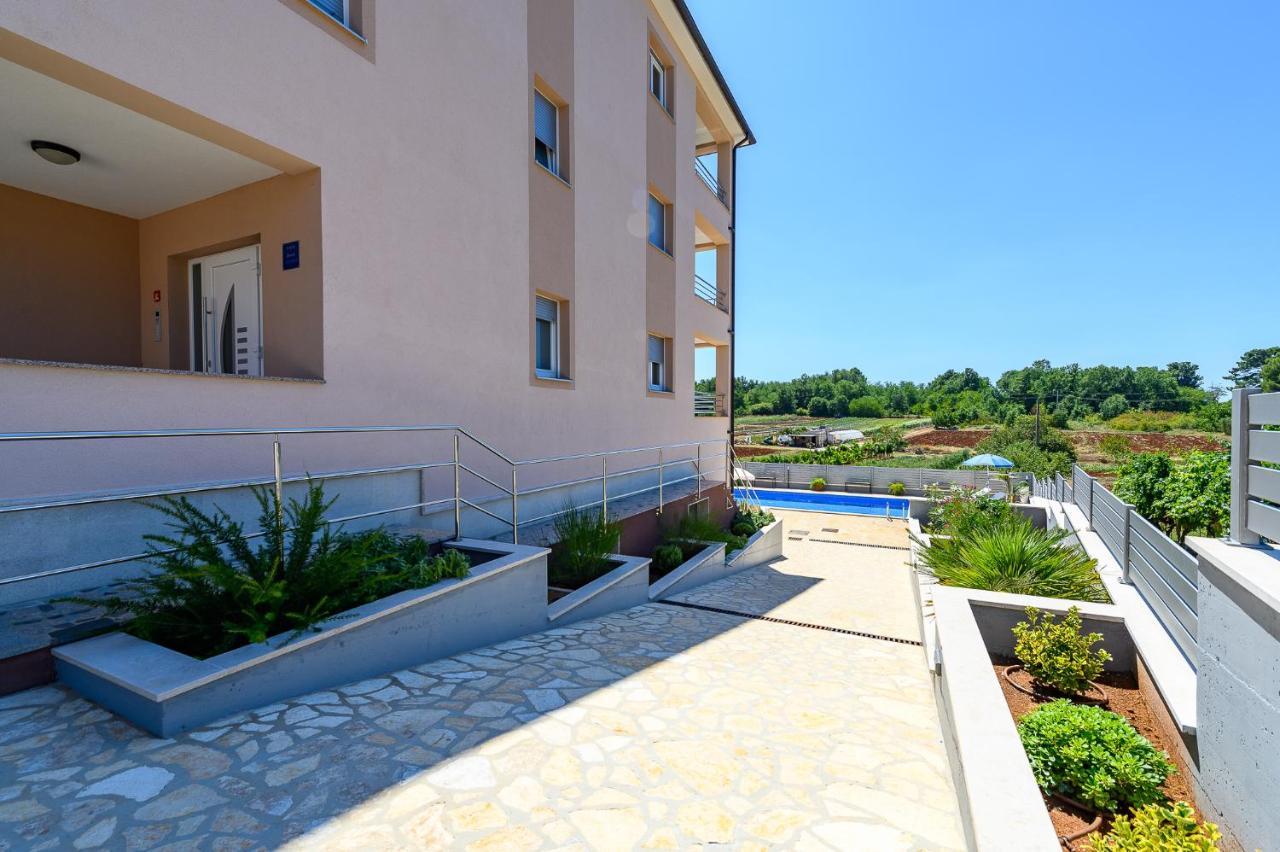Stancija Amorozo 5 Poreč Extérieur photo