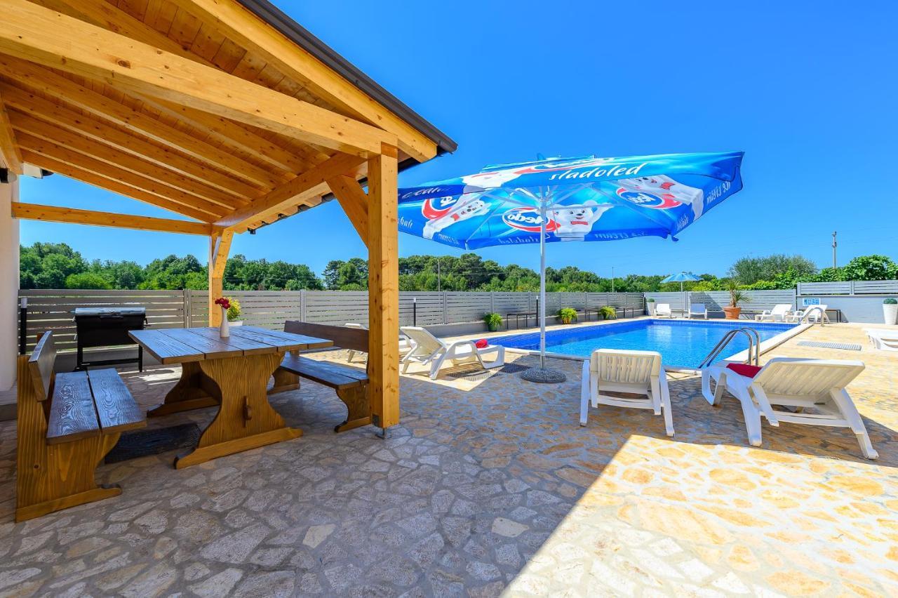 Stancija Amorozo 5 Poreč Extérieur photo